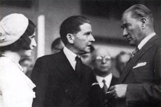 Томас Виттемор и Мустафа Кемаль Ататюрк. Анкара, 8 июля 1932 года