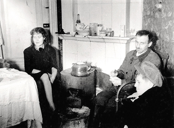 Вера Янова, Георгий Траугот и их сын Александр. Ленинград, 1940-е годы