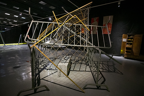 Экспозиция выставки «Слишком много свободы» участников школы «Каскад. Проект как метод» в Музее Москвы. 2021