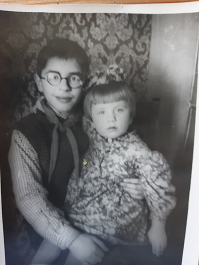 Боря с племянницей Наташей. 1948